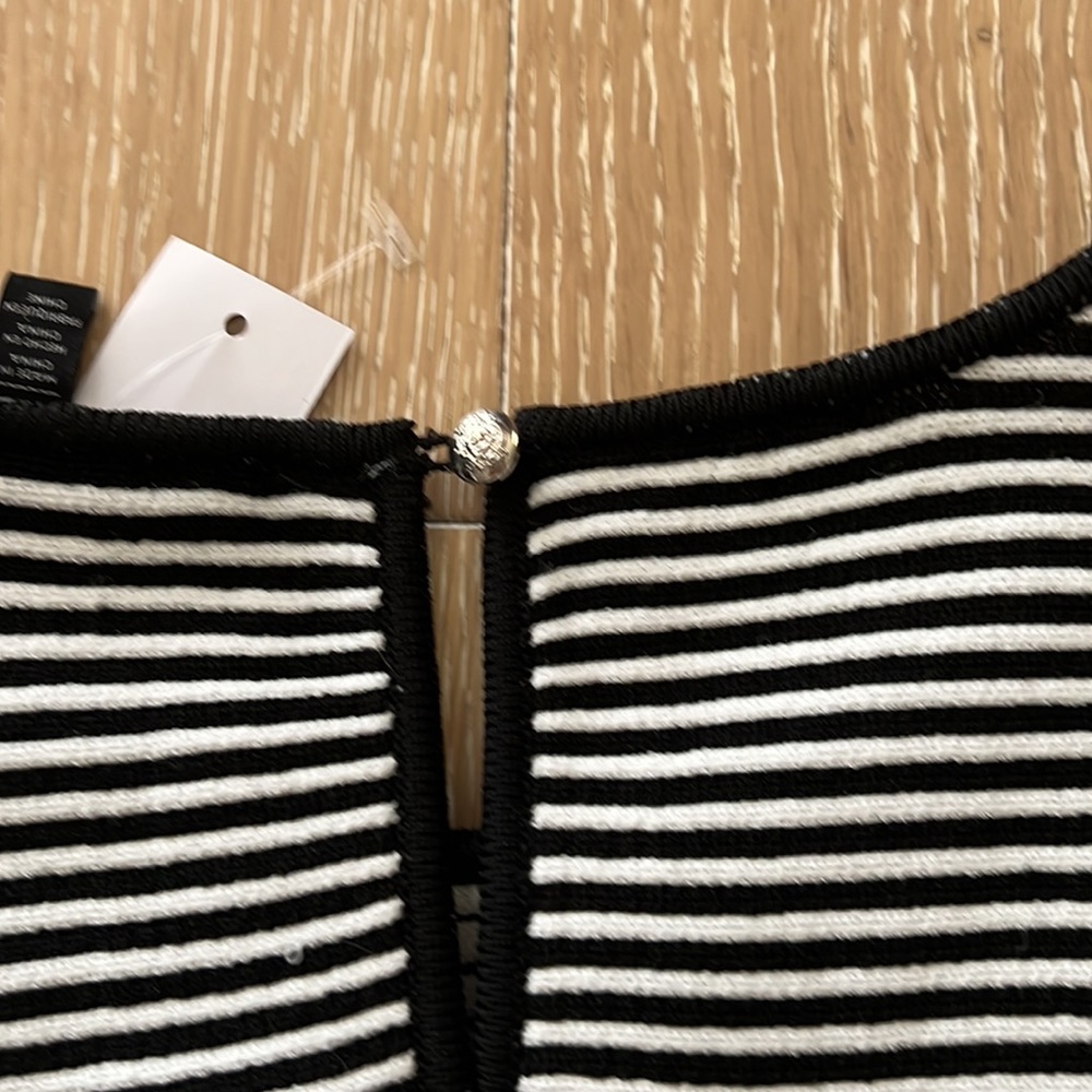 NWT White House Black Market Sleeveless Graphic Dot Sweater - Picture 3 of 4